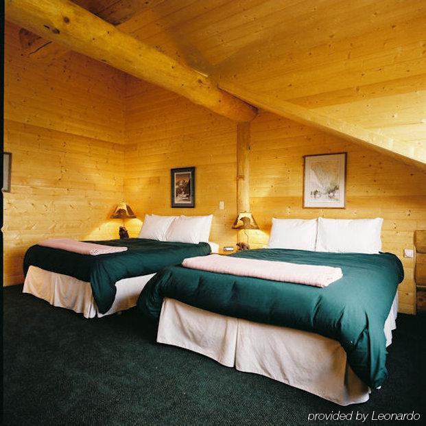 Bear Track Inn Gustavus Room photo